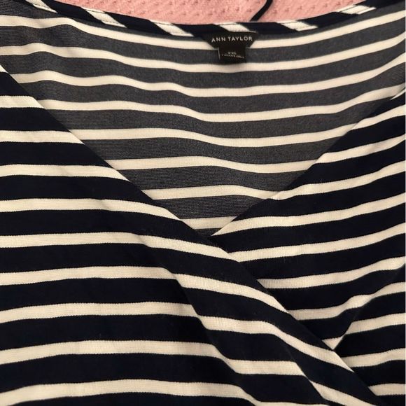 Ann Taylor Blue and White Faux Wrap Knit Blouse XXL - Picture 3 of 6